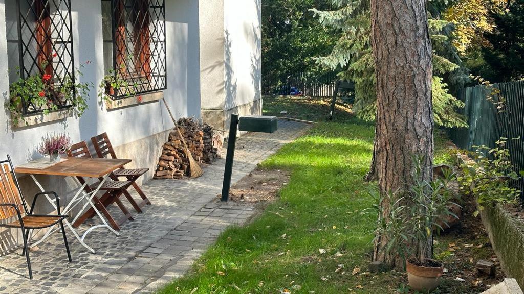 Cosy Apartman In Green Buda Будапеща Екстериор снимка