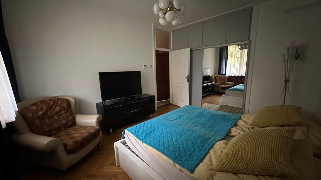 Cosy Apartman In Green Buda Будапеща Екстериор снимка